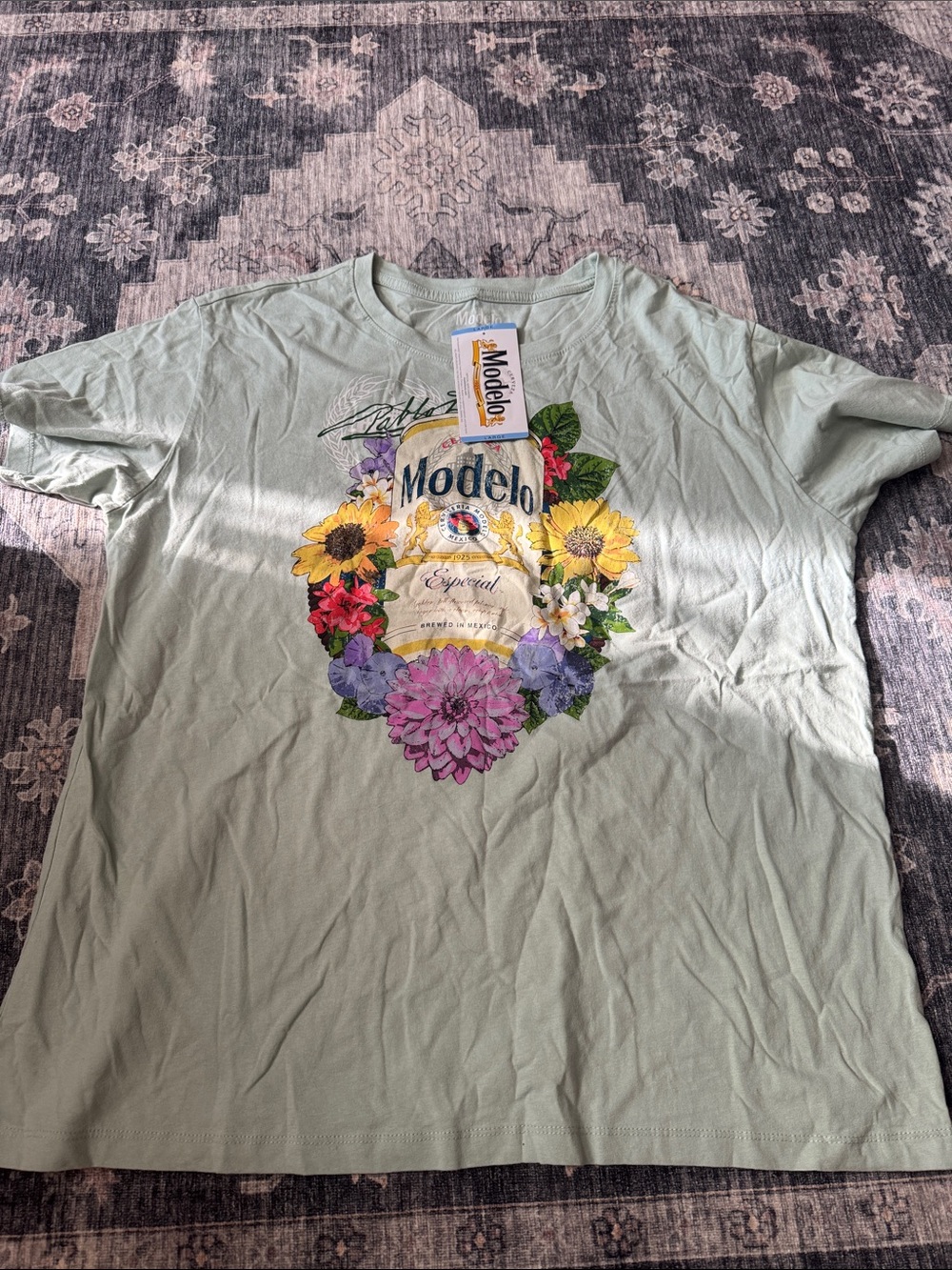 Modelo Seafoam Green Floral Logo T‑Shirt